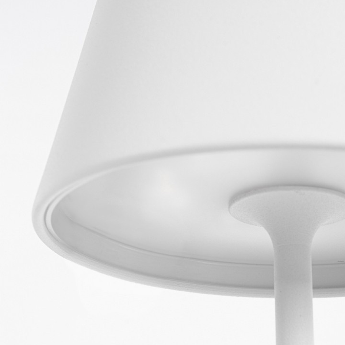 BT ANETTE White modern Indoor table lamp